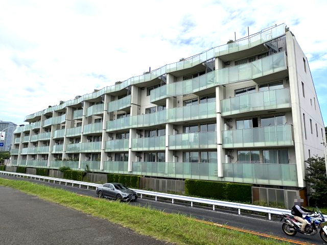ロイヤルシーズン二子玉川の外観