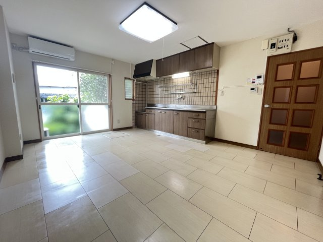 エステートピアTの居間・リビング