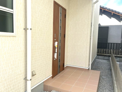 【玄関】 | 【20万円ｷｬｯｼｭﾊﾞｯｸ対象物件】リーブルガーデン田原本町保津第2 全3棟 3号棟