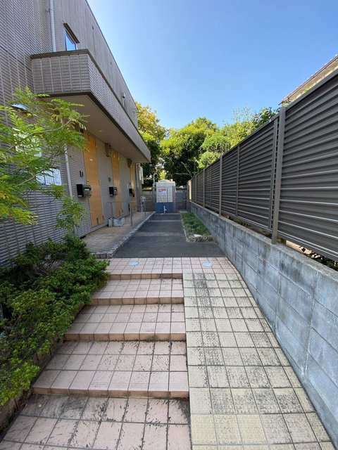 メゾン文理台のエントランス