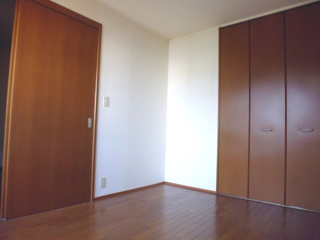 ハイム天神の洋室