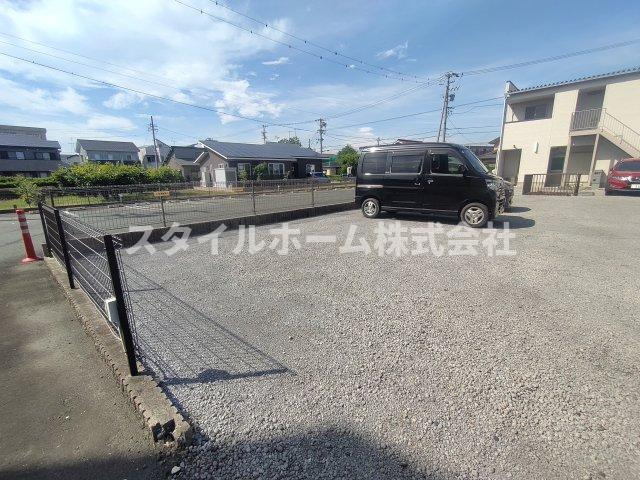 プラチナムⅡの駐車場