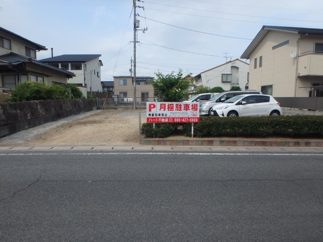 茶屋町月極駐車場