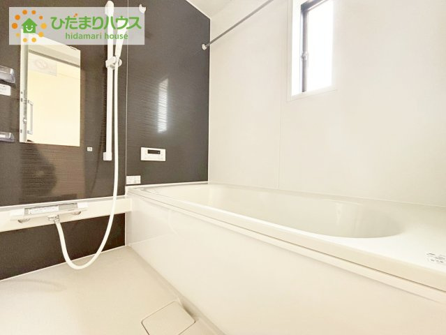 那珂市瓜連第12　新築戸建の浴室|清潔感のある浴室は自分一人のリラックス空間を演出してくれます。もちろんお子様と一緒でも十分な広さがあり快適です(^^♪