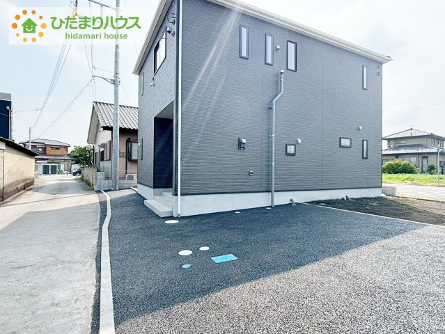 那珂市瓜連第12　新築戸建の駐車場|マイホームなら駐車場代がかかりません。しかも、自宅の駐車場で洗車ができます！今までコイン洗車に行っていた手間も省けて、節約にもつながります(^^♪