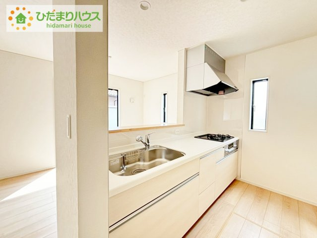 那珂市瓜連第12　新築戸建のキッチン|ご家族と会話しながら、お料理だって出来ちゃいます☆彡