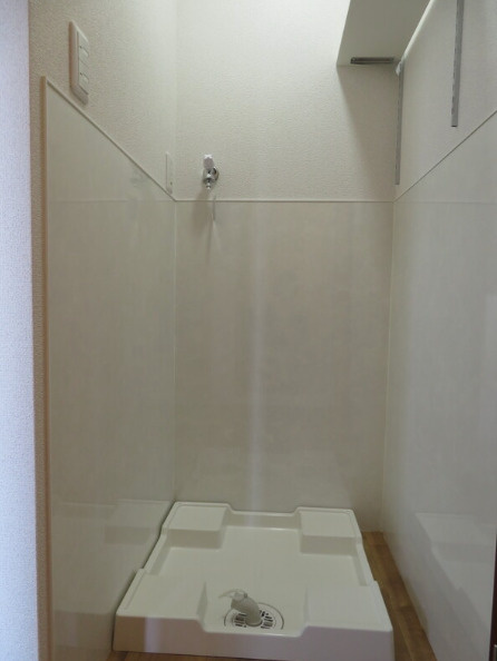 シャルマンコーポ【キャッシュバック対象物件】の洗面所|明るい洗面所です