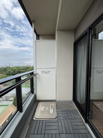 パークタワー上野池之端のバルコニー