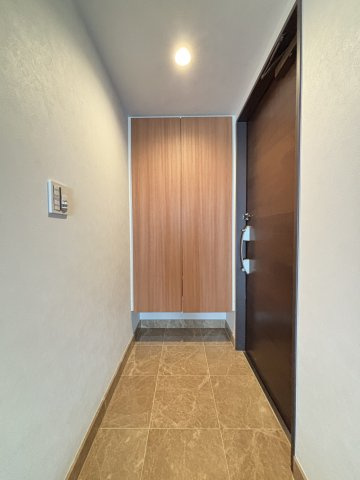 パークタワー上野池之端の玄関