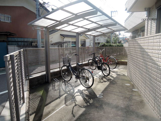 フルールむさしののその他共用部分|★屋根付きの駐輪場★