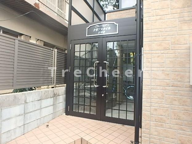 クリアスタイル護国寺のエントランス