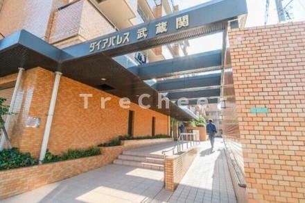 ダイアパレス武蔵関のエントランス