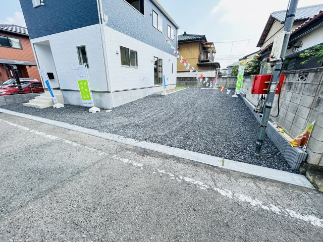 新築　伊勢崎市柴町第3　クレイドルガーデン　1号棟の駐車場|現地写真　駐車スペースは並列2台分可能です！
