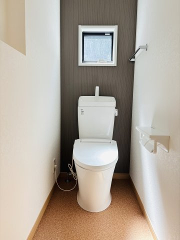 広島市佐伯区八幡東４丁目　新築一戸建てのトイレ