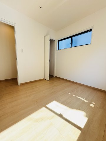 広島市佐伯区八幡東４丁目　新築一戸建ての洋室