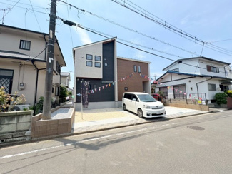 【前面道路含む現地写真】