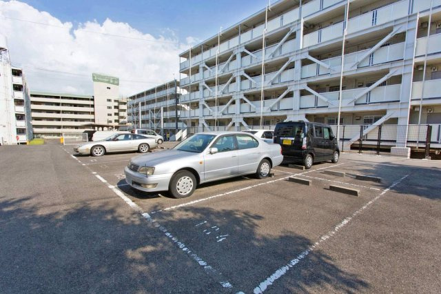 ビレッジハウス伏屋3号棟の駐車場
