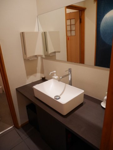 津山市吹屋町　アイ・ふきや貸店舗（飲食店居抜き物件）の洗面所|１階手洗い