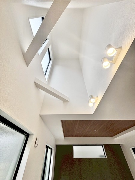 エルデ豊田市明和町1期　全3棟　新築戸建の居間・リビング