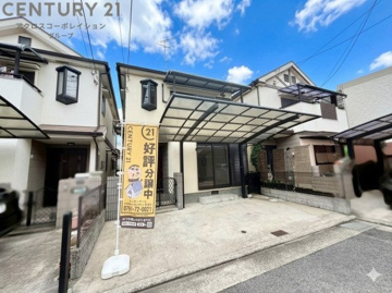2025年8月リフォーム完了。リフォーム内容（キッチン新調、浴室新調、トイレ新調、洗面台新調、外壁塗装、屋根塗装、クロス貼替、フローリング貼替、室内クリーニング、シロアリ点検、建具新調）