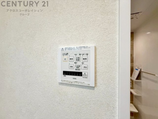 暖房機能があるため、冬場でも温かい浴室で入浴でき、乾燥機能があるため、水気を素早く取り除けます。また、換気機能があるため、湿気を素早く排出してカビや雑菌の発生を防ぐことができます。