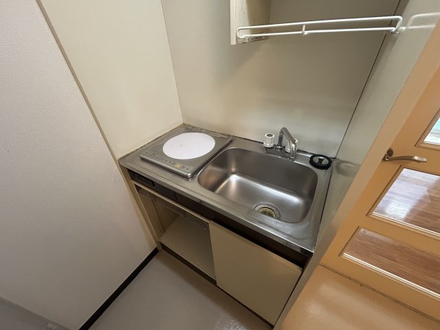春日部市備後西１丁目のアパートのキッチン