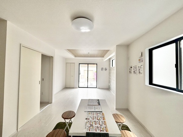 エルデ豊田市明和町1期　全3棟　新築戸建の居間・リビング