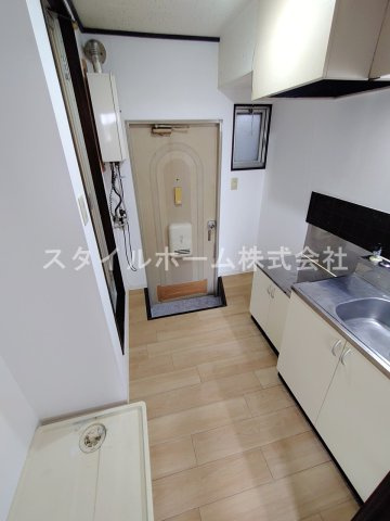 フォーブル西松山の玄関