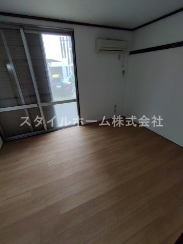 フォーブル西松山の居間・リビング