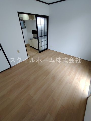 フォーブル西松山の居間・リビング