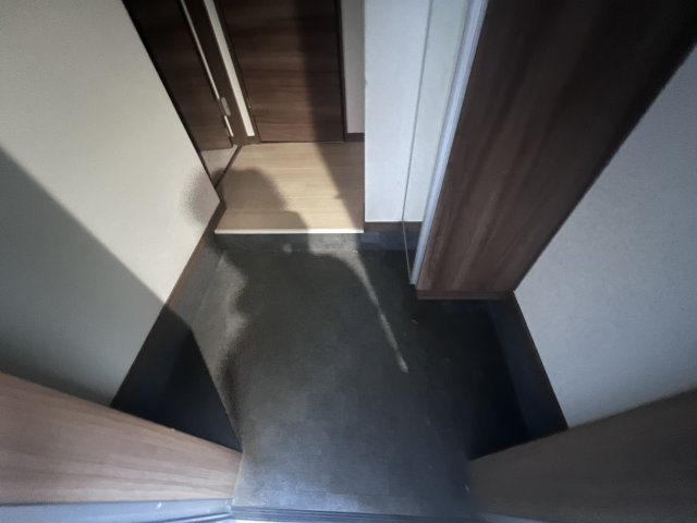 ウィングス垂水の玄関