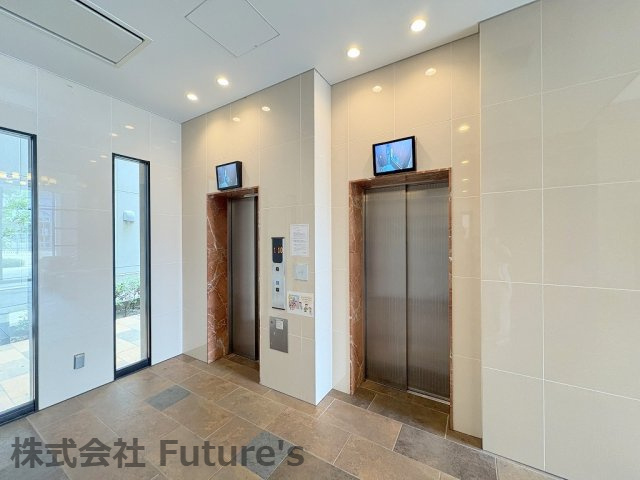 ザ・ライオンズ三郷中央レジデンスCのその他共用部分|防犯カメラ付きのエレベーター2基完備