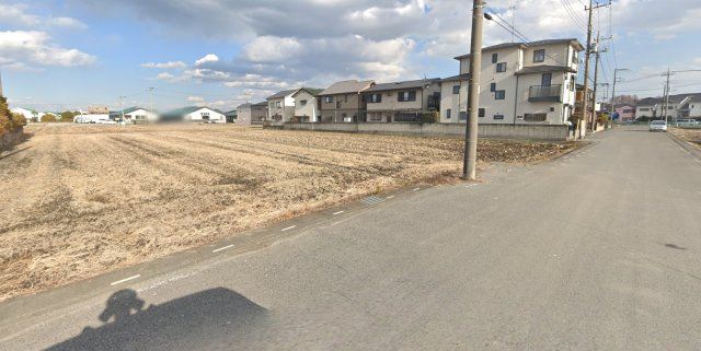 敷地面積95坪　売地　越谷市三野宮➁　　の前面道路含む現地写真|前面道路：南西側公道約７．１ｍ
お車の出し入れもラクラクです♪