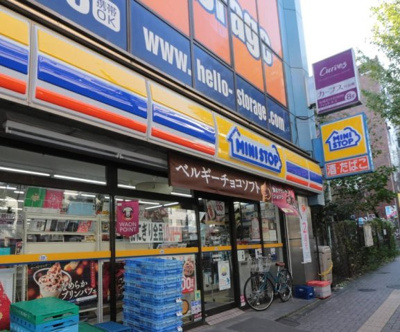 【周辺】 | サントピア明大前 | ミニストップ 大原店まで566ｍ