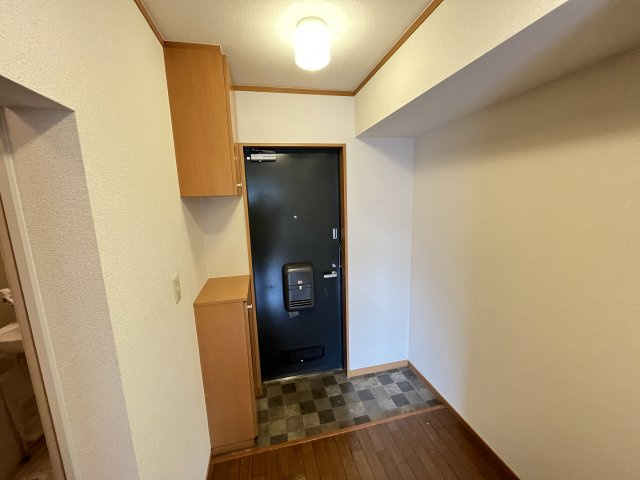 メゾン勇の玄関