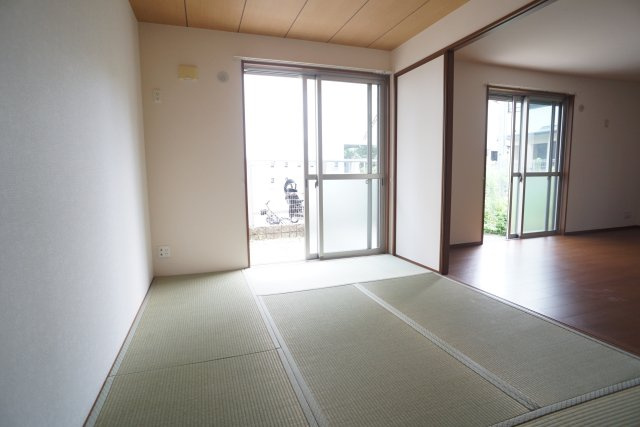 アリュール逆瀬川の和室