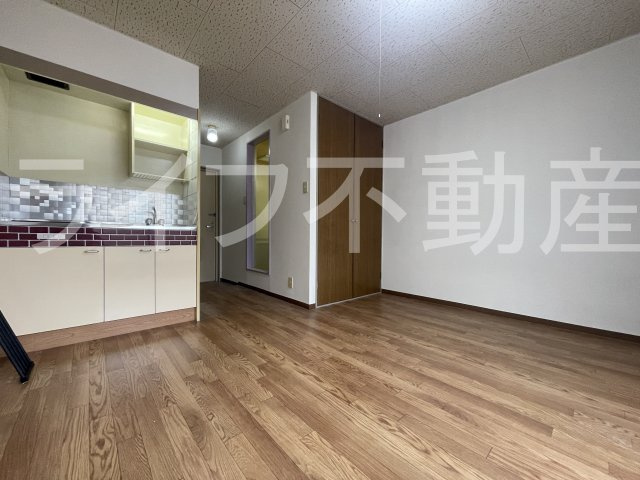 サンブライト新石切の居間・リビング|使いやすい居間です