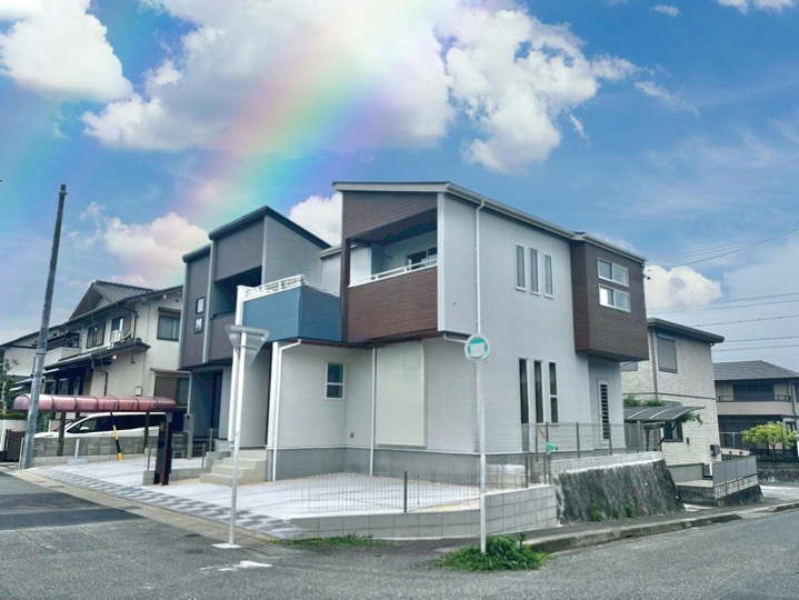 ブルーミングガーデン豊田市水源町2丁目　全2棟　新築戸建の前面道路含む現地写真