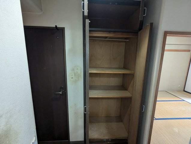 エンゼルハイム伏見　駿東郡清水町伏見の収納|荷物が多くても収納スペースがたっぷりあるので、生活スペースを広く確保する事ができます。季節外のものをしまったりストック収納に役立ちます。