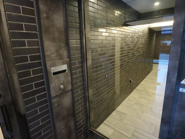 エムコート新町のエントランス