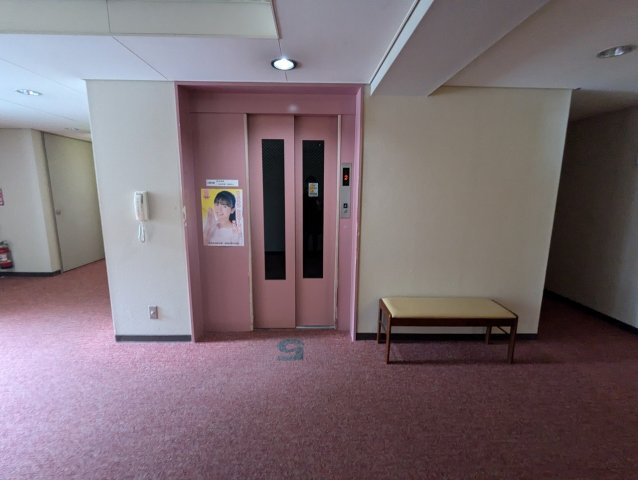 中銀ライフケア咲見20号館A棟　熱海市咲美町のその他共用部分|エレベーター付マンションです。たくさんお買い物しても楽々お部屋まで行けますね。