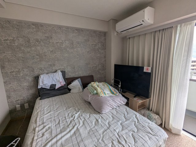 中銀ライフケア咲見20号館A棟　熱海市咲美町の洋室|大きい窓から入るたっぷりの日差しが嬉しいですね。好きなカーテンを選んで自分だけの空間作りが楽しめます。