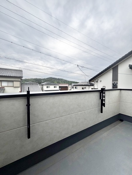 ファーストタウン豊田市第2野見山町　全2棟　新築戸建のバルコニー