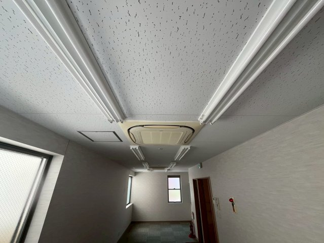 平田町３丁目店舗事務所の内装