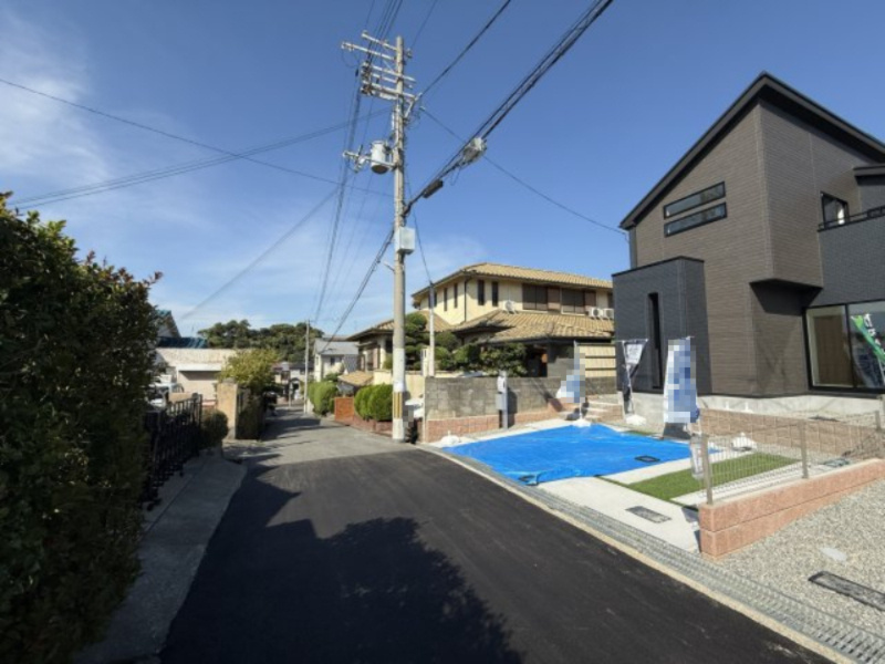 GRAFARE堺市堀上緑町2期　1号棟の前面道路含む現地写真
