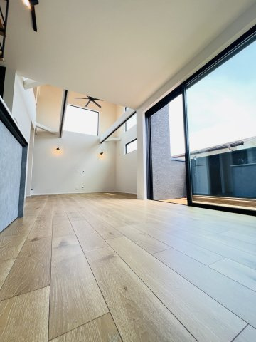 COASTLINE BASE― 海近で始める、家族の拠点のダイニング