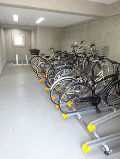 【駐車場】