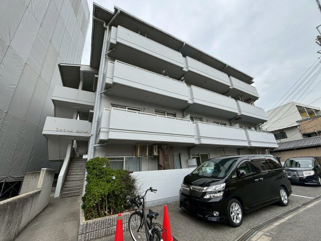 ファミールヒロマルの外観