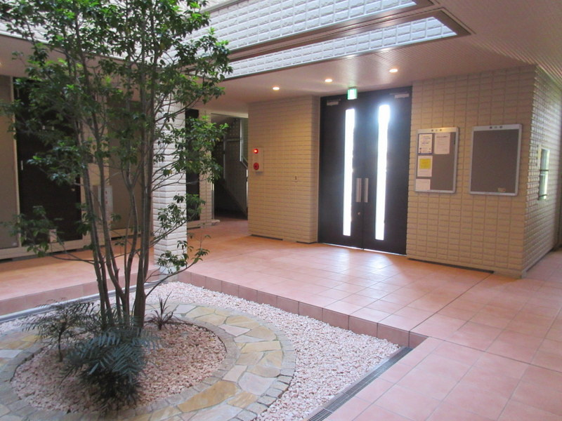 ＣＡＳＡ　ＤＥＯのロビー|★エントランス内にあるシンボルツリー★