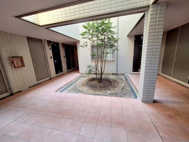 ＣＡＳＡ　ＤＥＯのロビー|★エントランス内にあるシンボルツリー★
